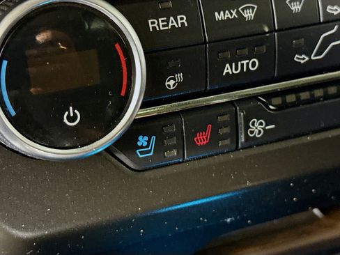 Used 2020 Ford Expedition Platinum image 25