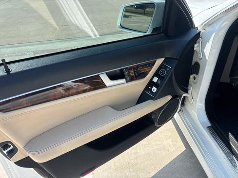 Used 2013 Mercedes-Benz C 300 4MATIC Sedan image 20