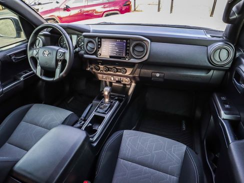 Used 2020 Toyota Tacoma TRD Sport image 27