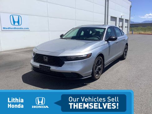 Used 2025 Honda Accord SE image 1