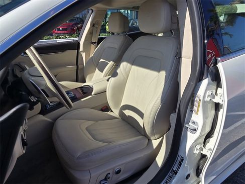 Used 2022 Maserati Quattroporte Modena image 12