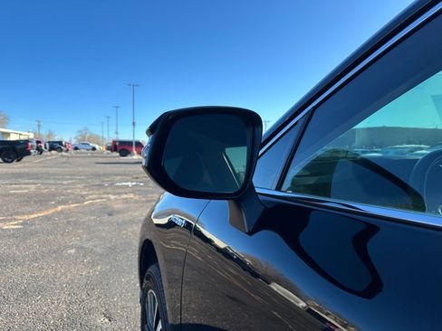 Used 2021 Toyota Venza LE image 22