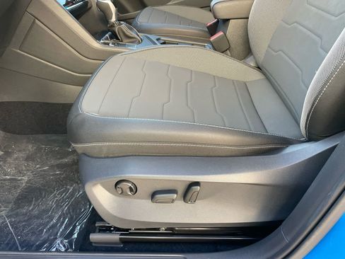 New 2026 Volkswagen Taos SE FWD image 18