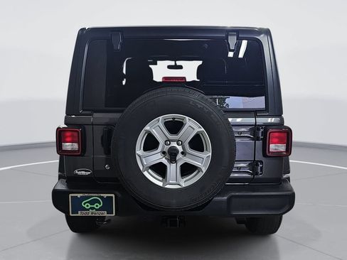 Used 2018 Jeep Wrangler Unlimited Sport S AWD/4WD image 5