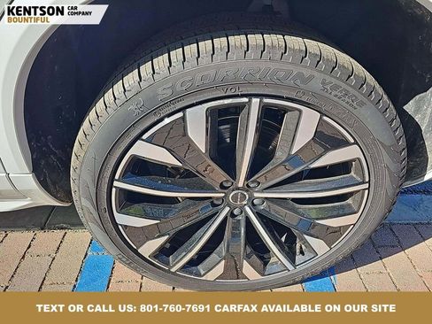 Used 2025 Volvo XC90 B5 Plus image 4