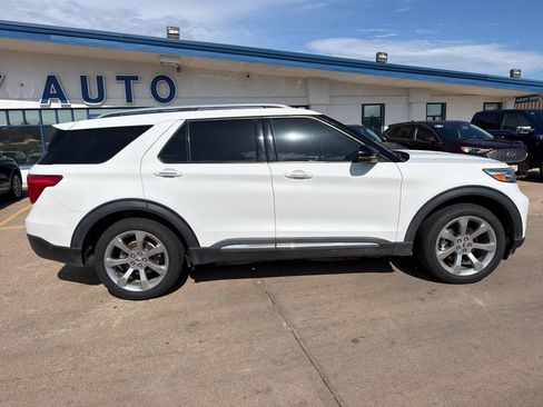 Used 2020 Ford Explorer Platinum w/ Premium Technology Package AWD/4WD image 8