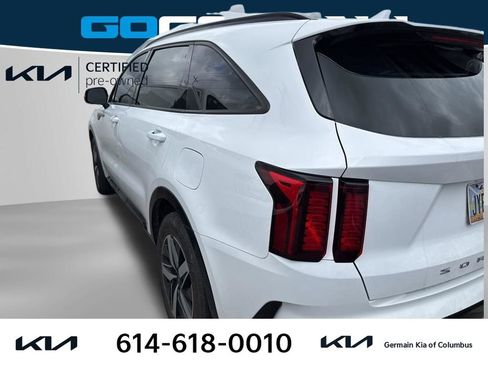 Certified 2022 Kia Sorento S w/ Panoramic Sunroof Package FWD image 4