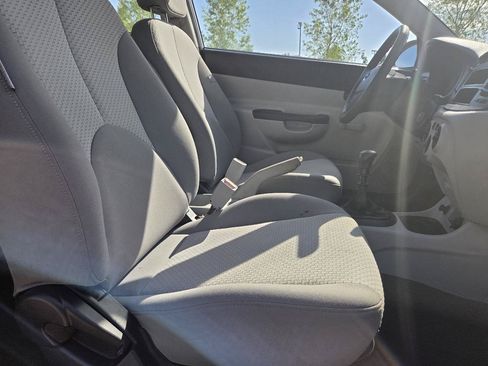 Used 2009 Hyundai Accent GS FWD image 9