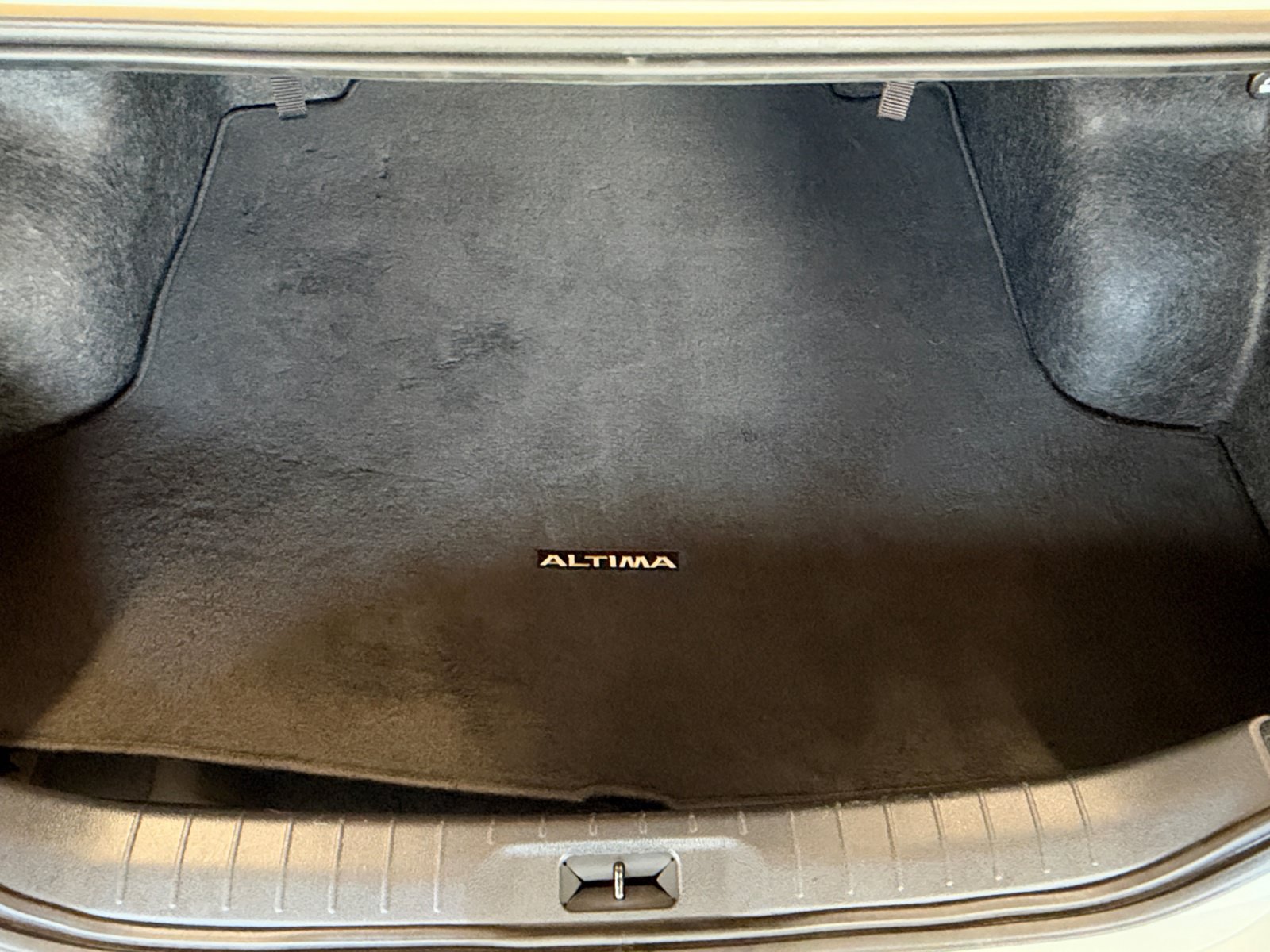 Used 2023 Nissan Altima 2.5 SV w/ SV Premium Package FWD image 13