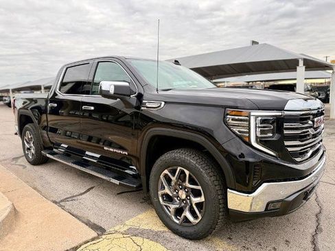 New 2026 GMC Sierra 1500 SLT image 3