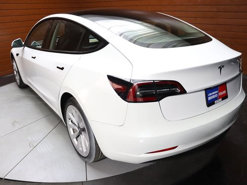 Used 2023 Tesla Model 3 Standard Range image 40