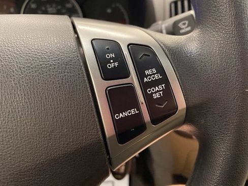 Used 2010 Hyundai Elantra GLS FWD image 32