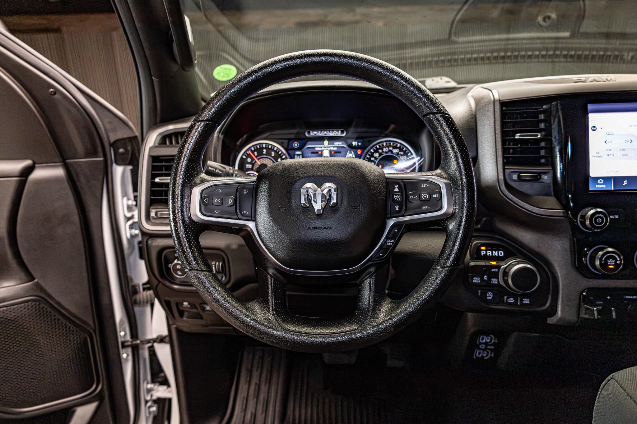 Used 2025 RAM 1500 Warlock AWD/4WD image 15