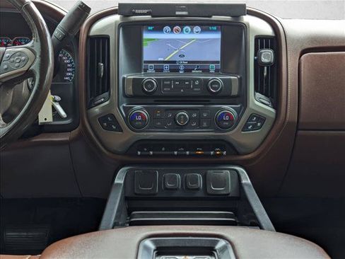 Used 2018 Chevrolet Silverado 1500 High Country AWD/4WD image 13