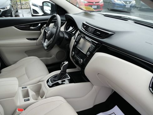 Used 2018 Nissan Rogue Sport SL w/ SL Premium Package AWD/4WD image 30