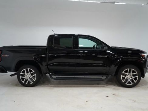 Used 2023 Chevrolet Colorado Z71 w/ Z71 Convenience Package 2 image 9