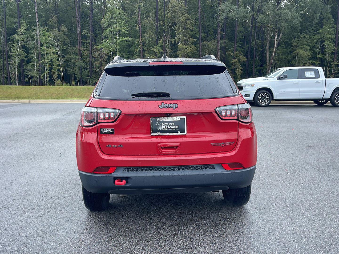 Used 2023 Jeep Compass Trailhawk AWD/4WD image 6