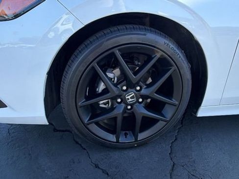 Used 2024 Honda Civic Sport image 10
