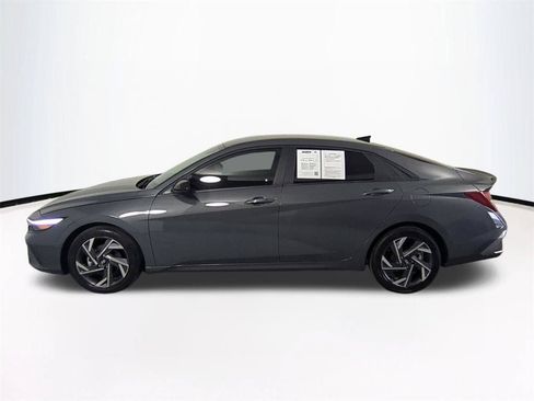 Used 2025 Hyundai Elantra Sport FWD image 8