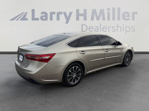 Used 2016 Toyota Avalon XLE Premium image 5