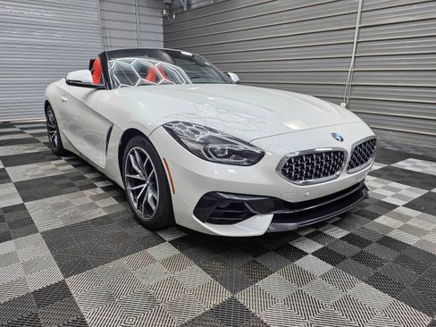Used 2022 BMW Z4 sDrive30i w/ Convenience Package RWD image 4