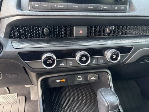 Used 2024 Honda CR-V LX image 31