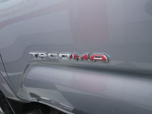 Used 2021 Toyota Tacoma Limited image 39