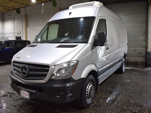 Used 2017 Mercedes-Benz Sprinter 3500 image 1