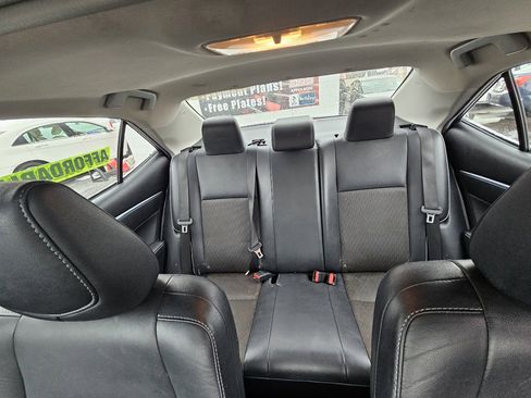 Used 2014 Toyota Corolla LE image 18