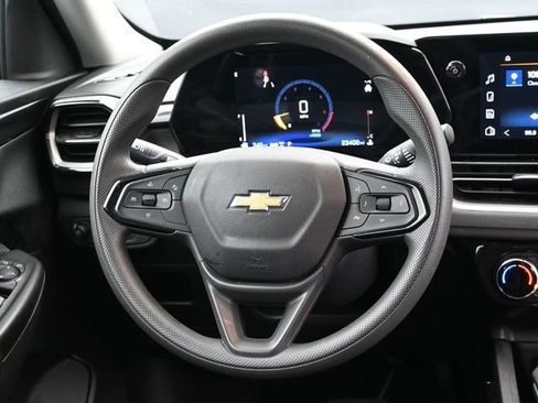 Used 2025 Chevrolet TrailBlazer LT AWD/4WD image 14