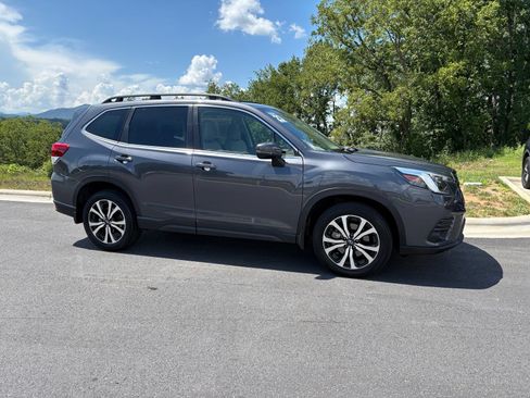 Certified 2023 Subaru Forester Limited AWD/4WD image 7