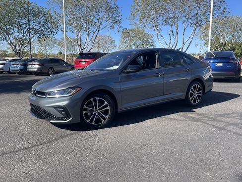 Certified 2025 Volkswagen Jetta Sport image 31