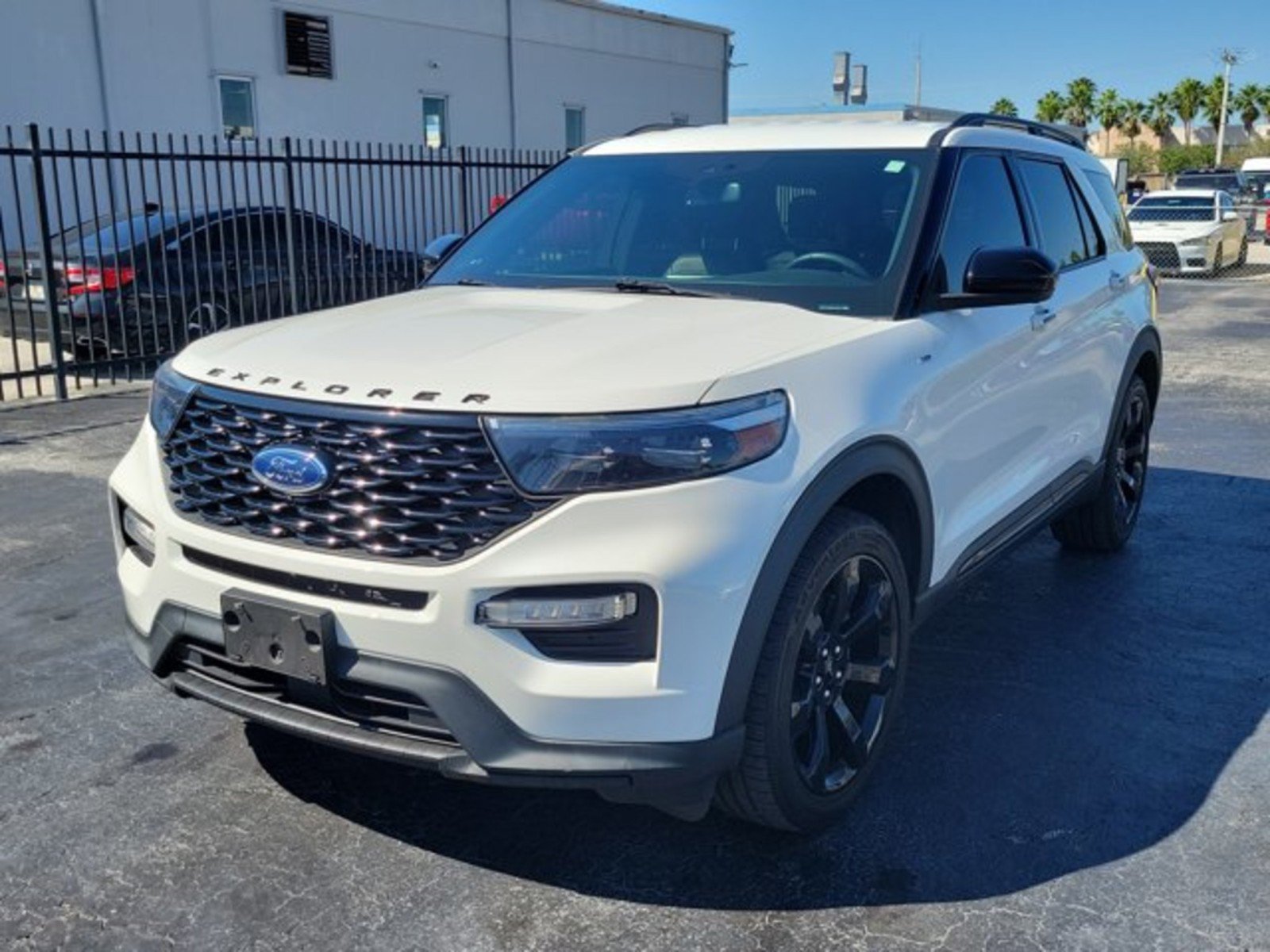 Used 2022 Ford Explorer ST-Line w/ Class IV Trailer Tow Package RWD image 3