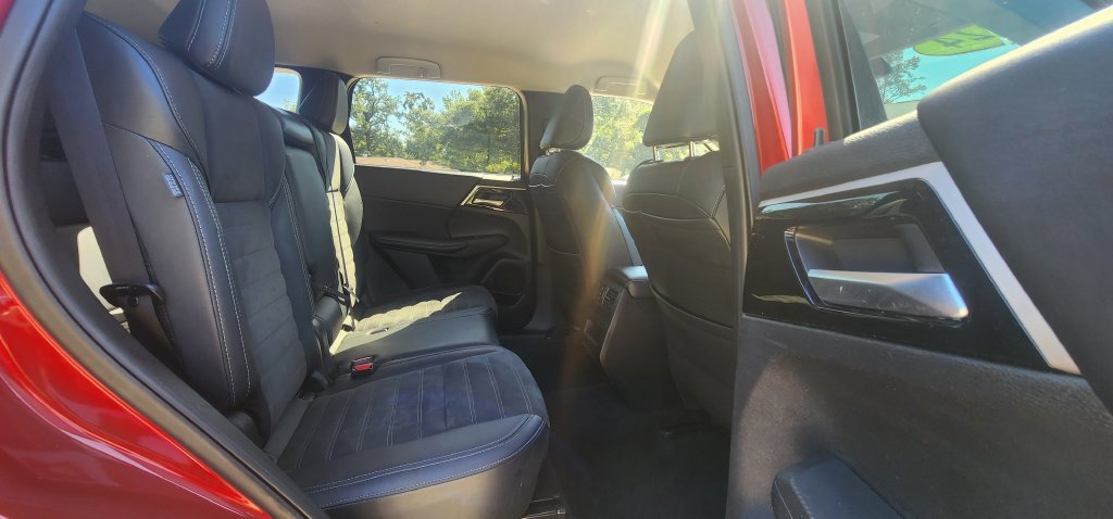 Used 2024 Mitsubishi Outlander SE Black Edition FWD image 22