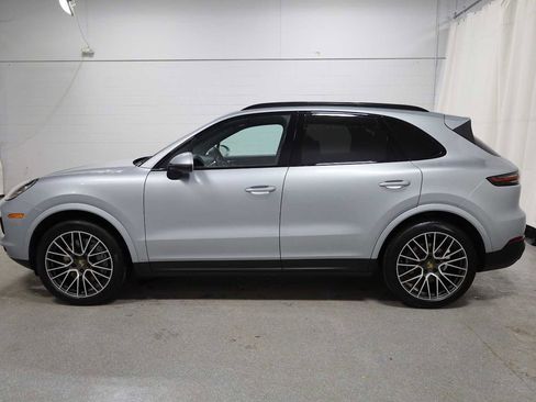 Used 2021 Porsche Cayenne image 2