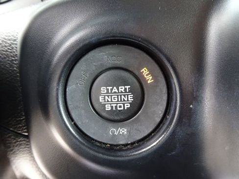 Used 2019 Jeep Wrangler Unlimited Sport S AWD/4WD image 23