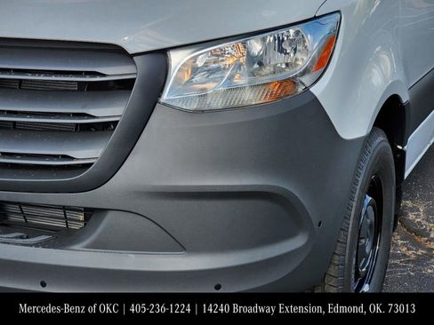 Used 2025 Mercedes-Benz Sprinter 2500 image 7