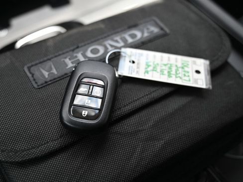 Used 2025 Honda Pilot EX-L image 30