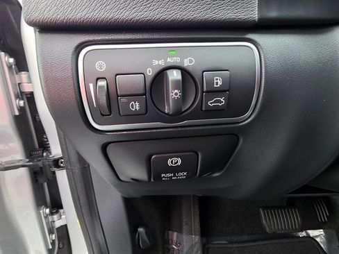 Used 2015 Volvo V60 T5 Premier image 43