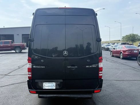 Used 2011 Mercedes-Benz Sprinter 2500 image 3