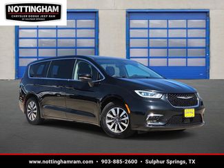 Used 2023 Chrysler Pacifica Touring-L video 1