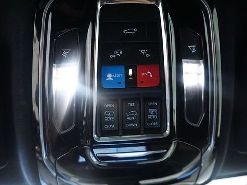 Used 2022 Jeep Grand Cherokee Summit w/ Advanced Protech Group IV AWD/4WD image 30