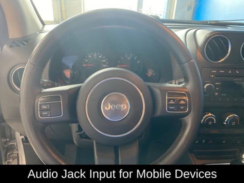 Used 2011 Jeep Compass Sport FWD image 5