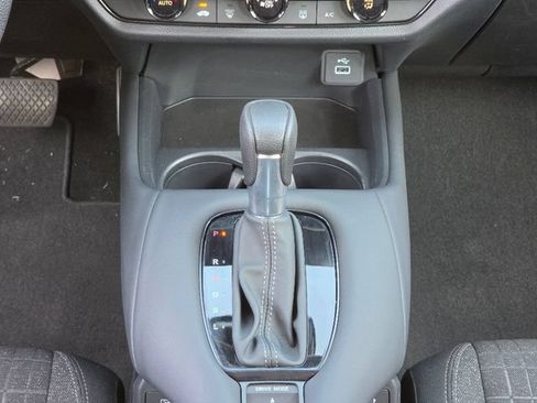 Used 2025 Honda HR-V LX image 29