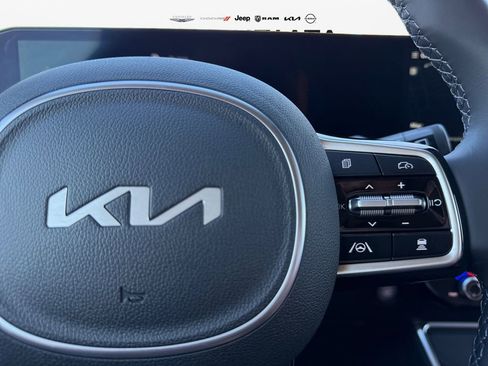 New 2026 Kia Carnival EX FWD image 26