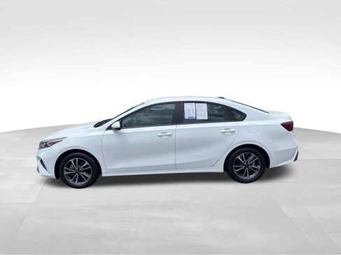 Used 2024 Kia Forte LXS FWD image 4