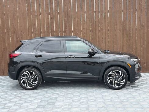 Used 2025 Chevrolet TrailBlazer RS w/ Convenience Package FWD image 12