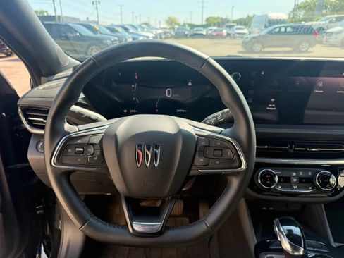 Used 2024 Buick Envista Sport Touring w/ Convenience I Package FWD image 22