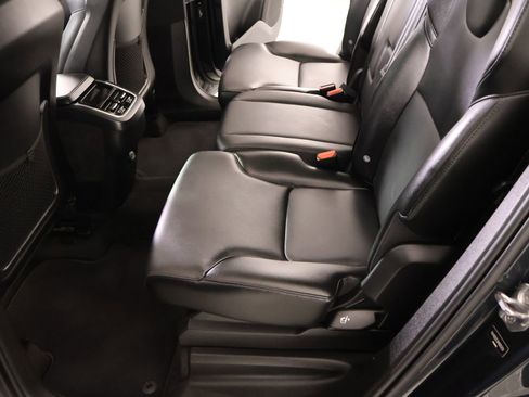 Used 2021 Volvo XC90 T5 Momentum w/ Advanced Package image 13