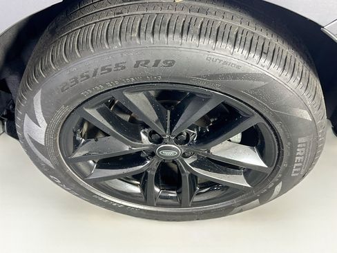Used 2024 Land Rover Range Rover Evoque S AWD/4WD image 32